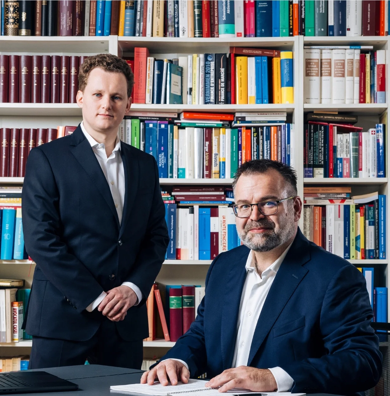 deux_avocats_dans_etude_linea_avocats_geneve https://old.linea-avocats.ch/wp-content/uploads/2026/02/deux_avocats_dans_etude_linea_avocats_geneve.webp